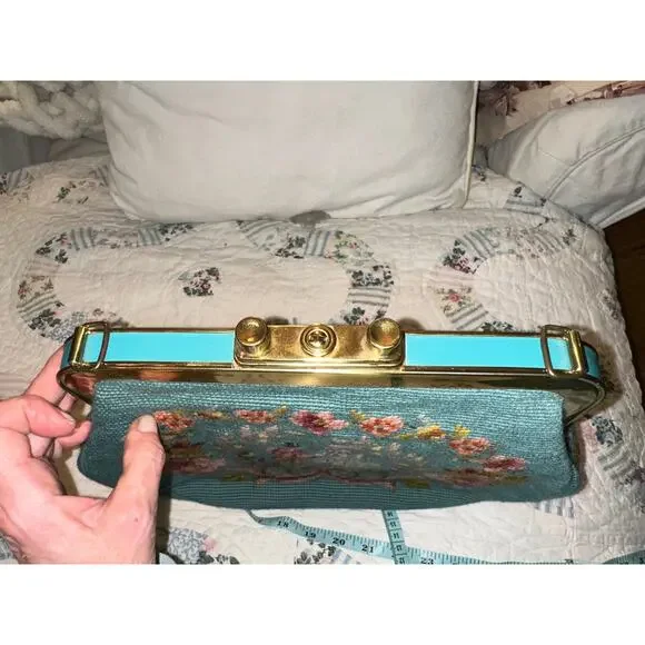 SHOWPIECE! NEVER USED VINTAGE 50's TEAL NEEDLEPOINT & PETITPOINT LEATHER BAG - Picture 3 of 14